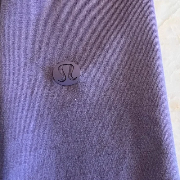 lululemon athletica Men's Long Sleeve Crew Neck Shirt - Lavender Purple - Picture 1 of 3